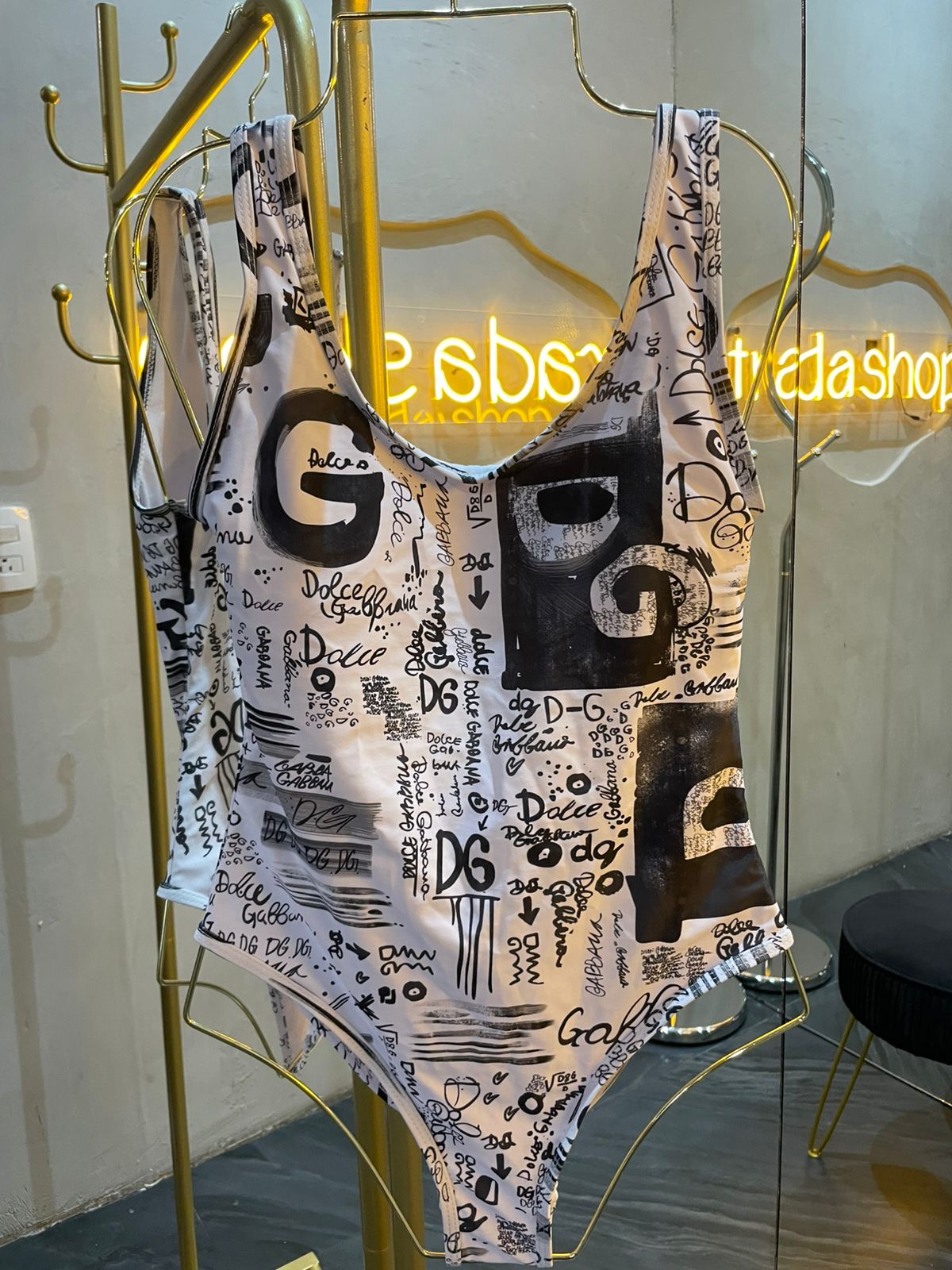 Traje de baño letras